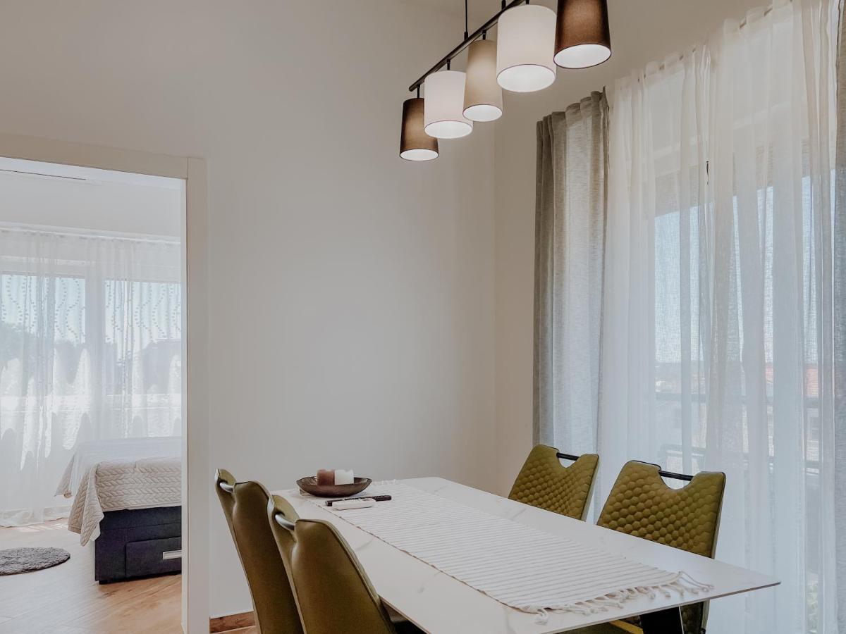Apartment Papedoni พูลา ภายนอก รูปภาพ